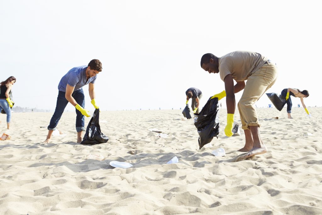 Responsible disposal of beach litter