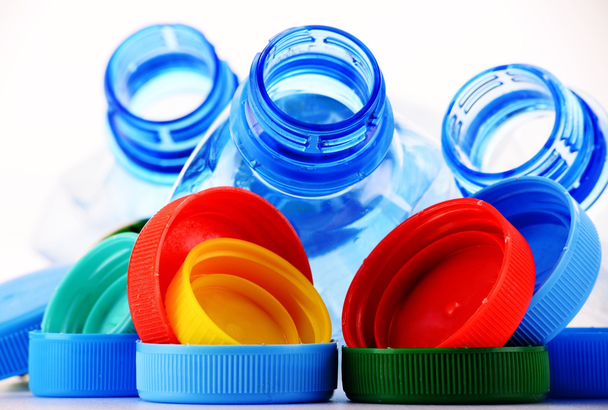 7 fast facts on pesky plastic (infographic)